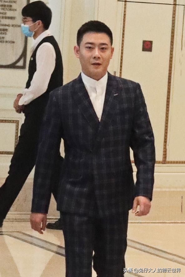 德云社综艺节目介绍栾云平,德云社副总栾云平西服