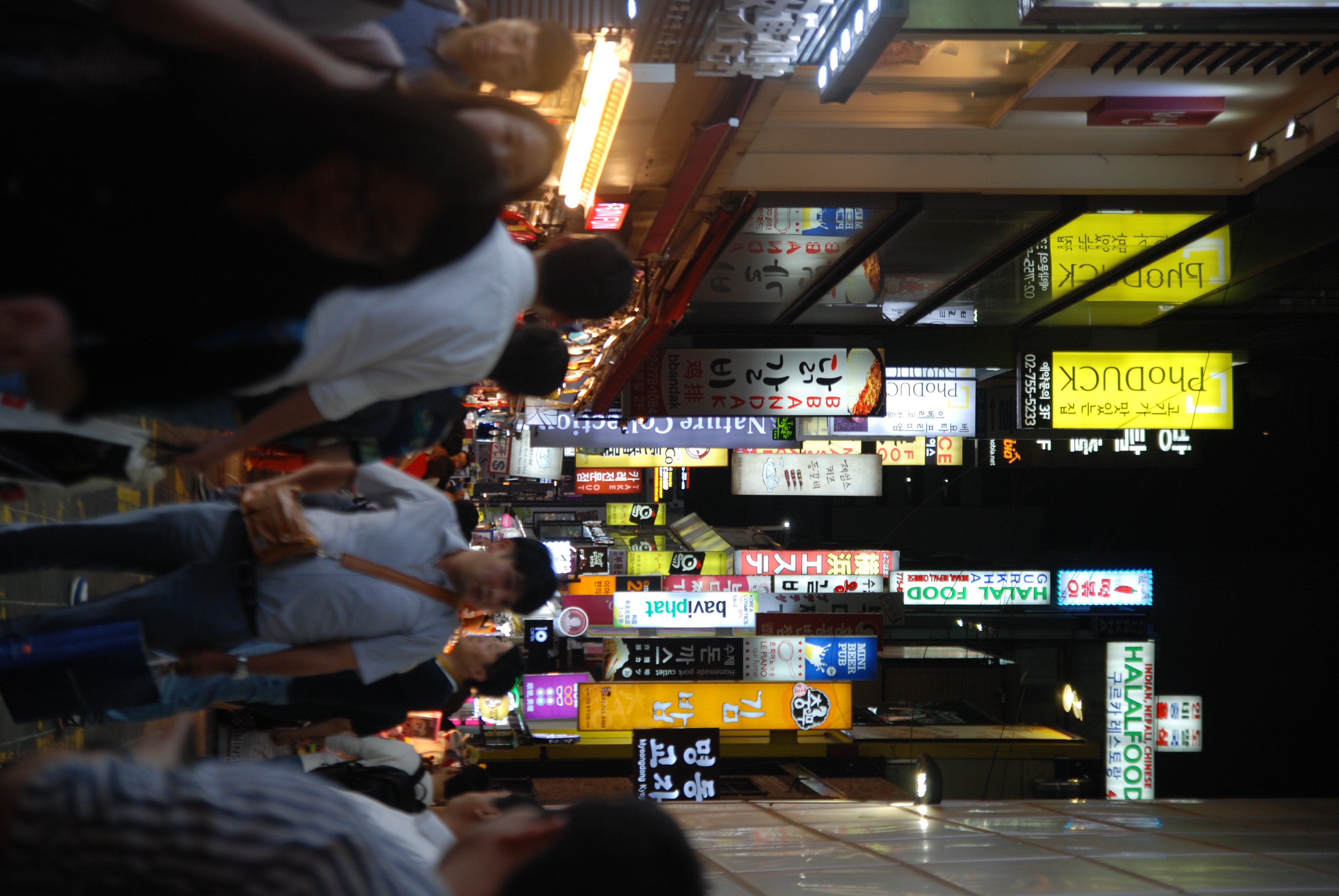 韩国紫菜包饭年糕,韩国美食一条街紫菜饭