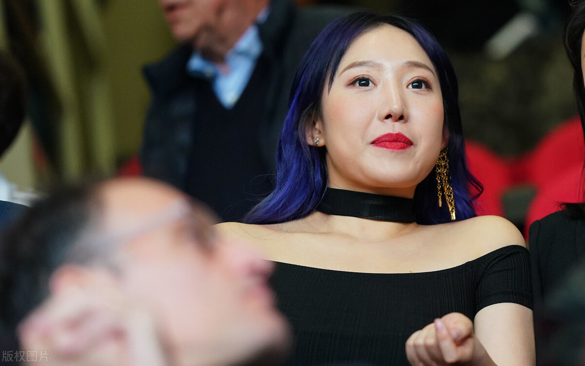 女董事长下达指令,中国国足限薪令