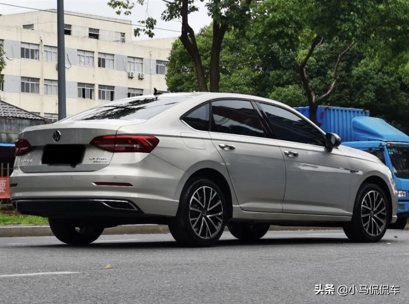 轩逸雷凌朗逸谁性价比更高,轩逸朗逸卡罗拉思域雷凌现代