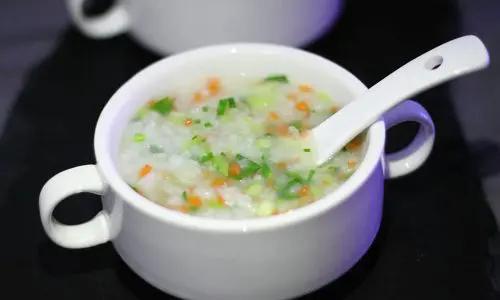 狗狗嘴周红肿怎么治疗,狗狗耳朵发炎可以吃成人消炎药吗