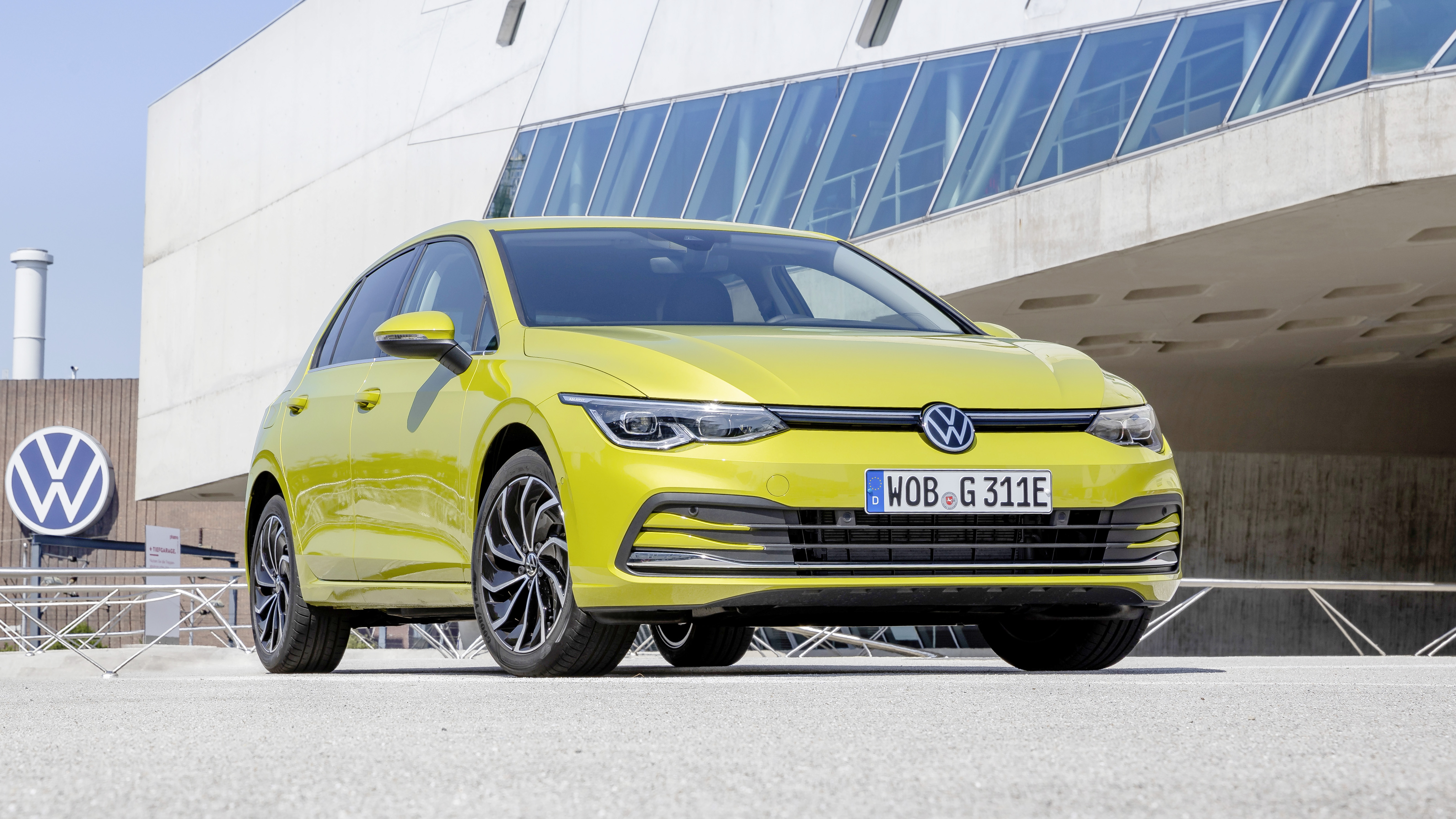 丰田皇冠是什么级别的车,丰田有个suv前面是皇冠