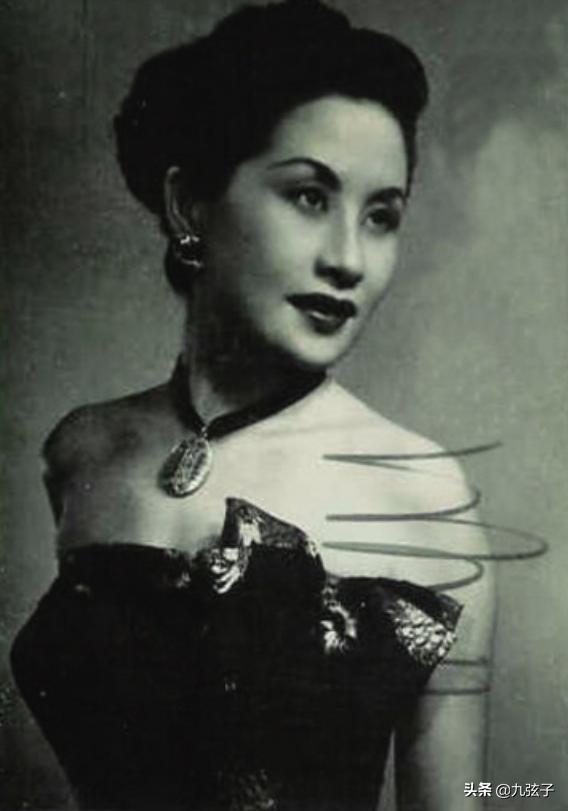 她是一代妖姬,抢了川岛芳子的情人,为爱奋不顾身嫁小26岁影迷