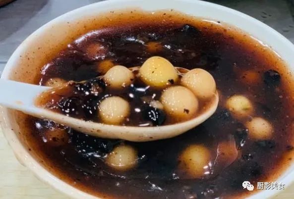 南京小吃鸭血粉丝,南京王府大街小吃