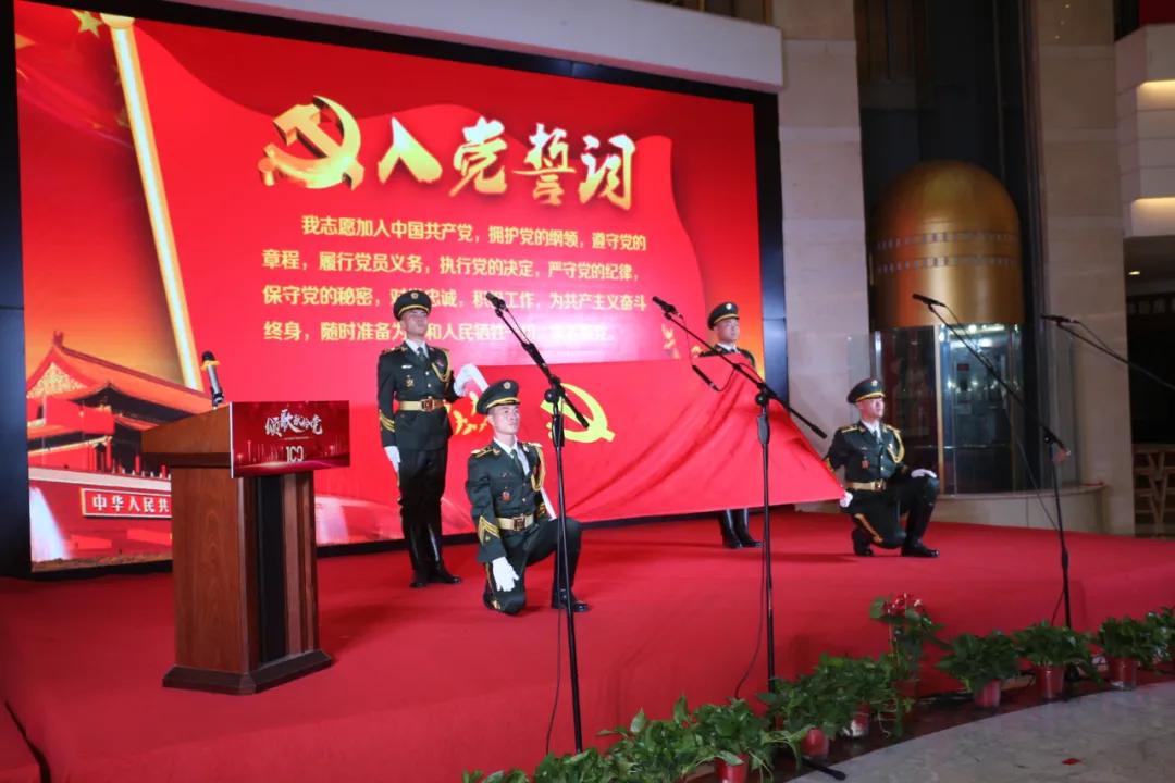 东明家居隆重举行“颂歌献给*党**”大型歌唱比赛庆祝中国*产党共**成立100周年