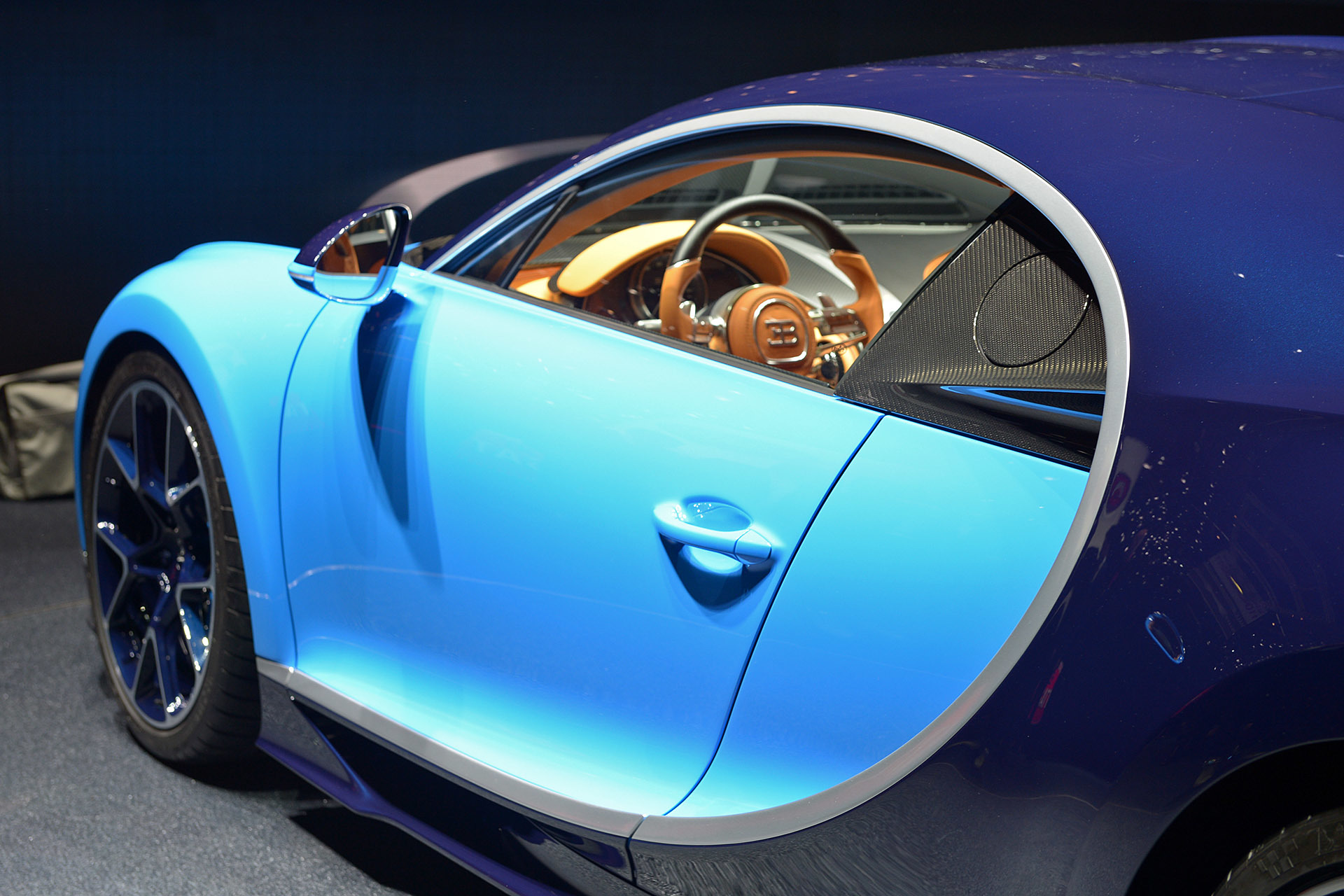 买钥匙送车,豪车钥匙为什么是最贵的零件