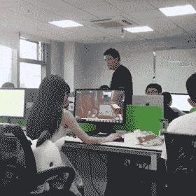 和女朋友去水上乐园,玩水上乐园掉妆