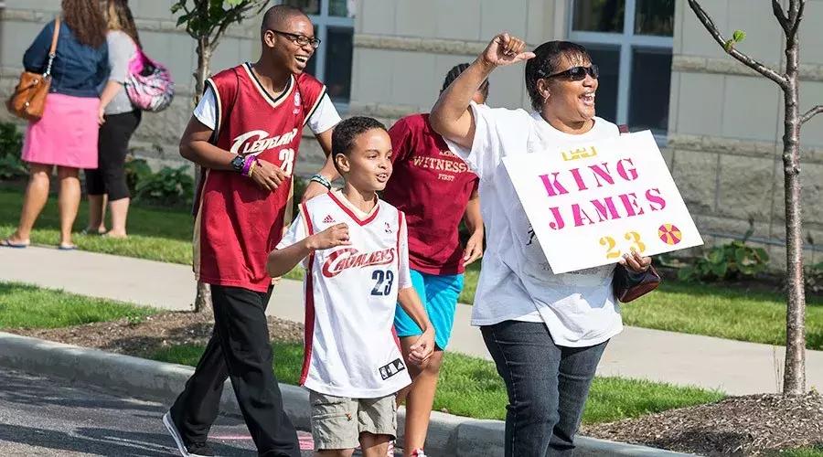 杨毅电台谈詹姆斯合集,杨毅专栏孙杨