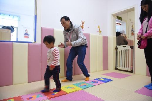 村里的男人都出去打工了电视剧,村里的男人们都外出打工了