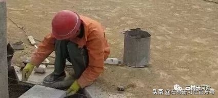 装修玻璃破碎的原因,装修碎砖怎么处理