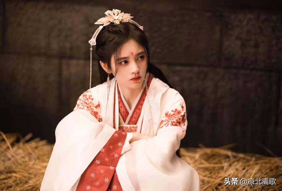 鞠婧祎演被绑架像咬化妆棉,鞠婧祎被绑架戏冲上热搜第一名