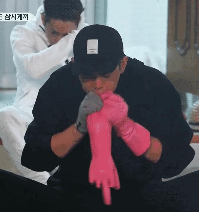 搞笑动图gif微信表情包2019,搞笑动图笑得肚子痛