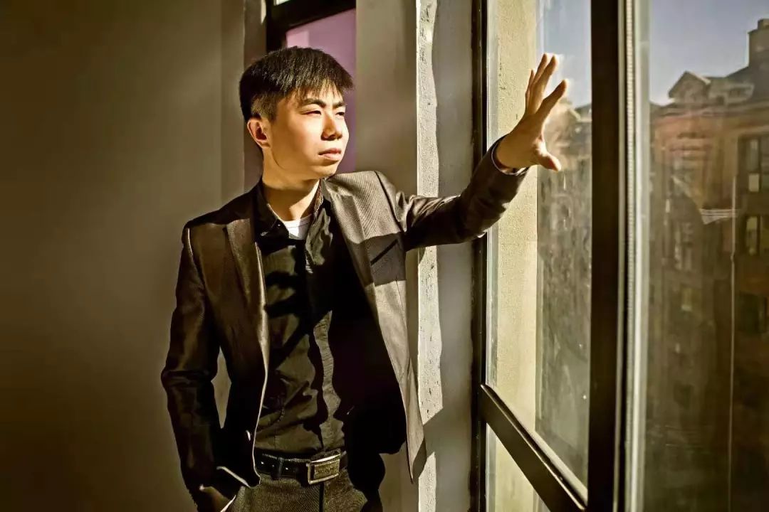 孔雀蓝搭配色彩,神秘的色彩高级灰