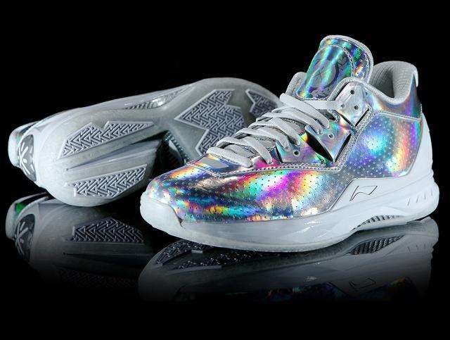 左手虎扑，右手得物！85后篮球迷独创两大潮流平台，都成独角兽