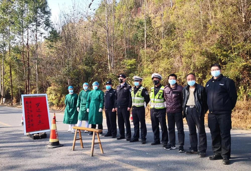 孩子们为防疫一线父母加油,深圳龙华防疫工作人员