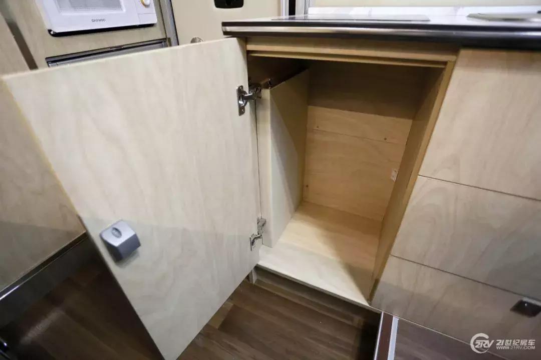 四驱带差速锁越野原厂房车,低顶四驱越野房车介绍