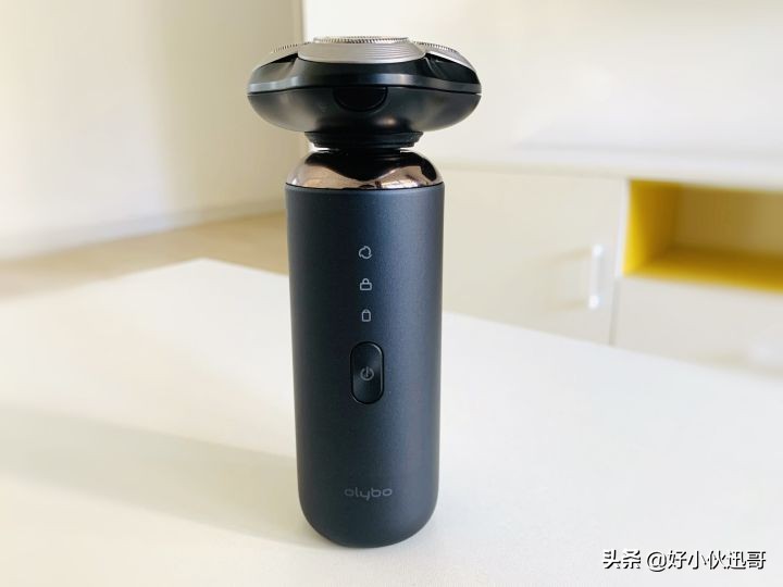 脖子和下巴上的胡子有必要刮吗,下巴的胡子怎么用手动剃须刀刮