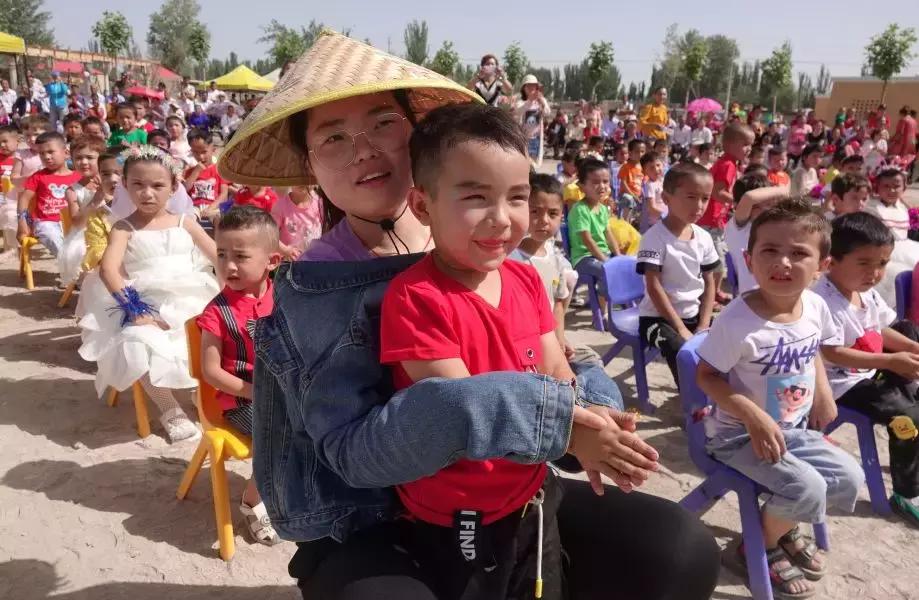 让祖国的花朵在阳光下茁壮成长,童心颂祖国六一儿童节活动简报