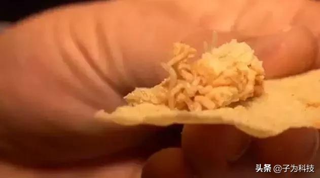 在国外卖皮蛋和咸鸭蛋被抓？歪果警方：不适合人类食用…