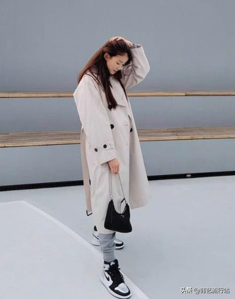 韩国风衣配什么衣服好看,韩系风衣如何穿搭好看