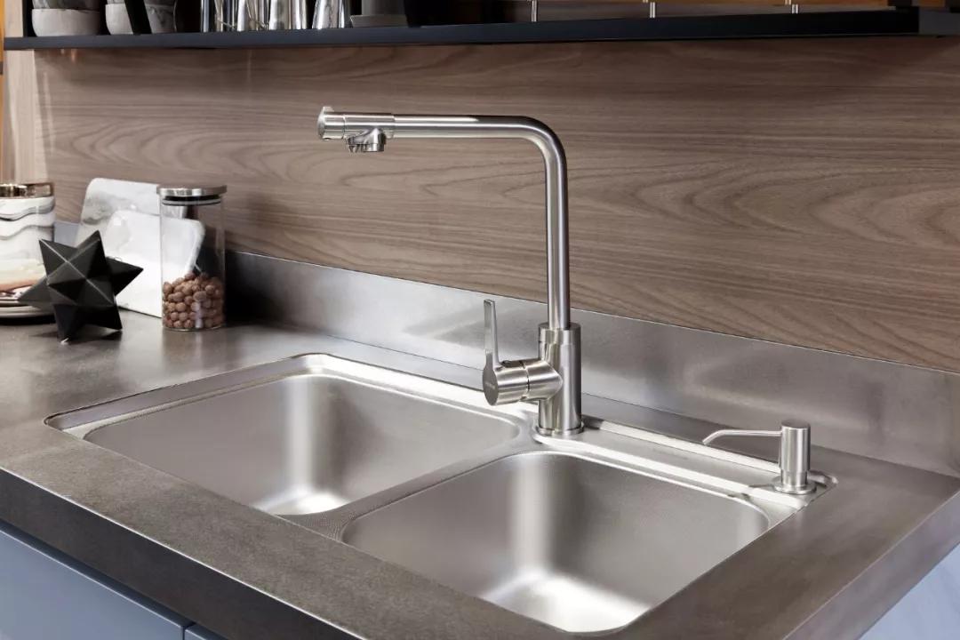 不锈钢橱柜优缺点展示,不锈钢橱柜的秘密