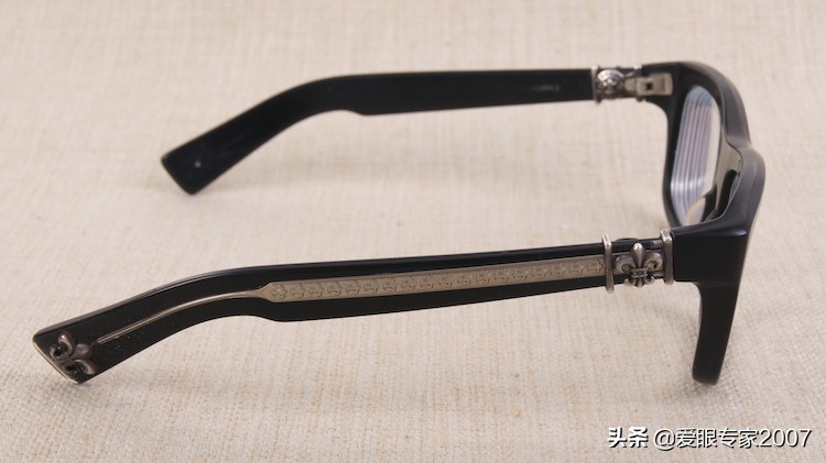 眼镜坏了没有胶带和胶水怎么补救,眼镜坏了去维修要钱吗