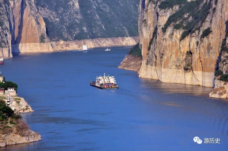 重庆为什么是四川第一大城市,重庆一个自带江湖气质的城市