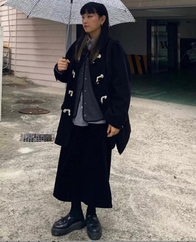 冬天穿得好臃肿,冬天穿的臃肿怎么办