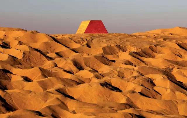 这对夫妇的设计,尺度实在是太大了!