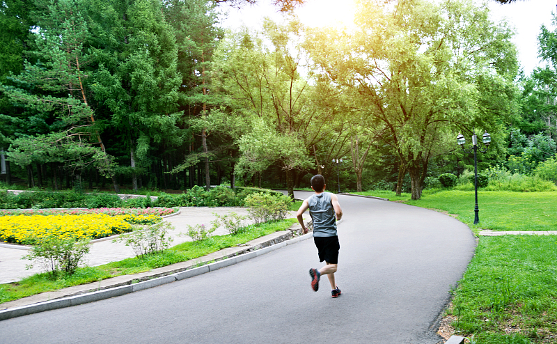 怎样的速度才是慢跑,怎样慢跑才能达到有氧运动