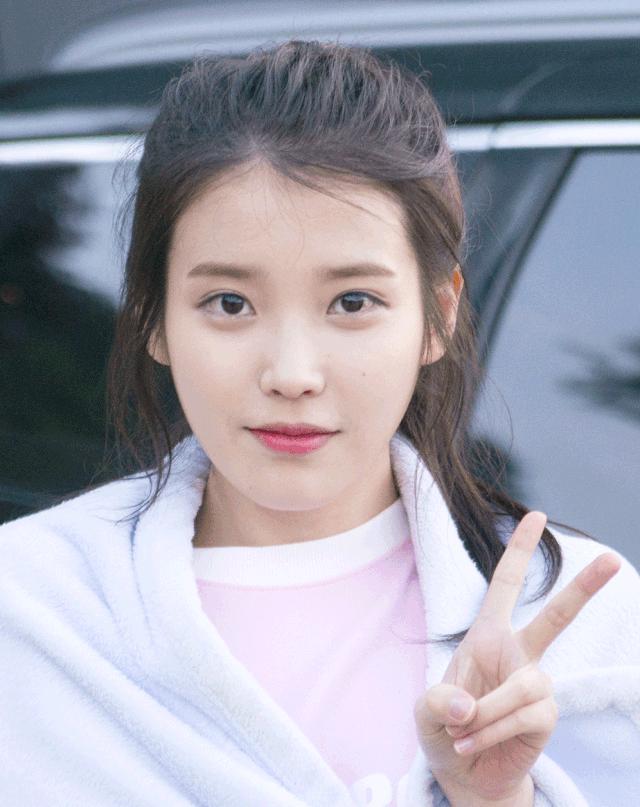 谭松韵是塌鼻子吗,谭松韵鼻子塌吗