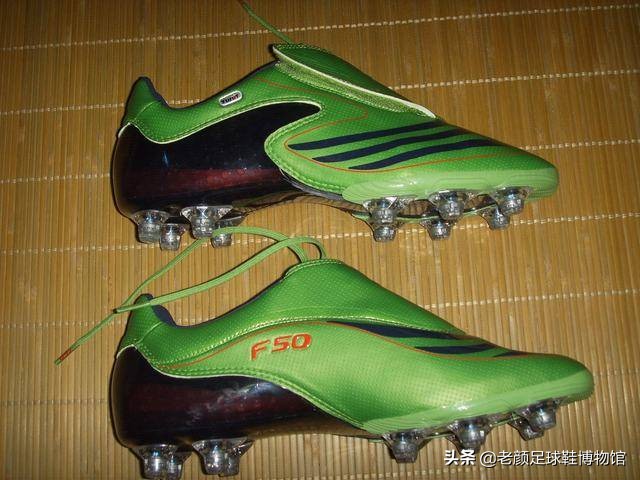 梅西中国行穿的什么足球鞋,盘点梅西穿过的足球鞋