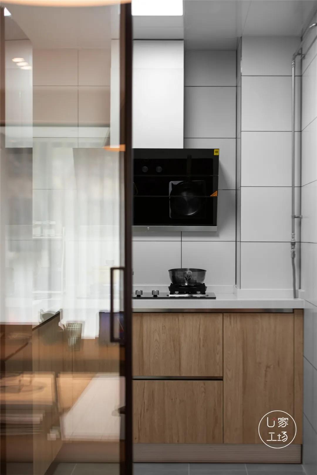 89㎡出租屋“变身”日式极简美宅,无主灯+藤编原木,玩出新花样