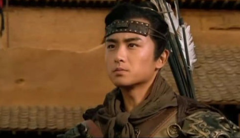 花荣为啥对宋江死心塌地誓死追随,宋江为什么只有花荣成为他的心腹