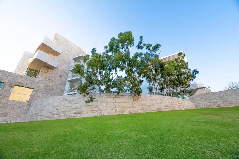 执着于白色的“建筑狂人”