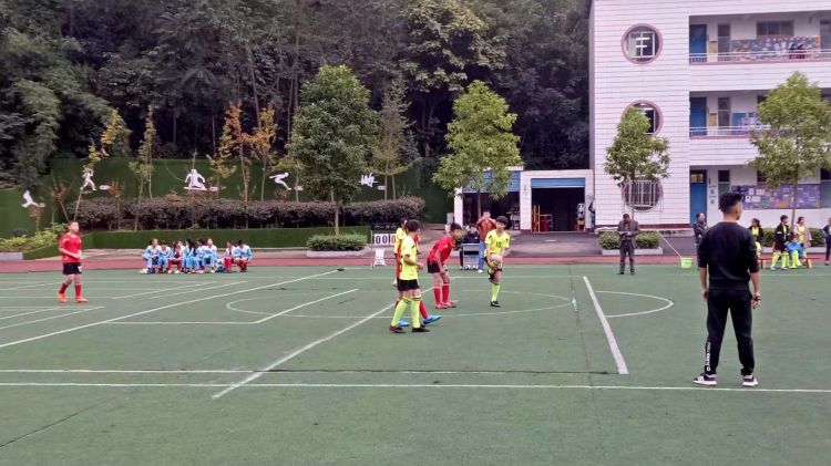 阳光体育足球,足球运动在校园的发展