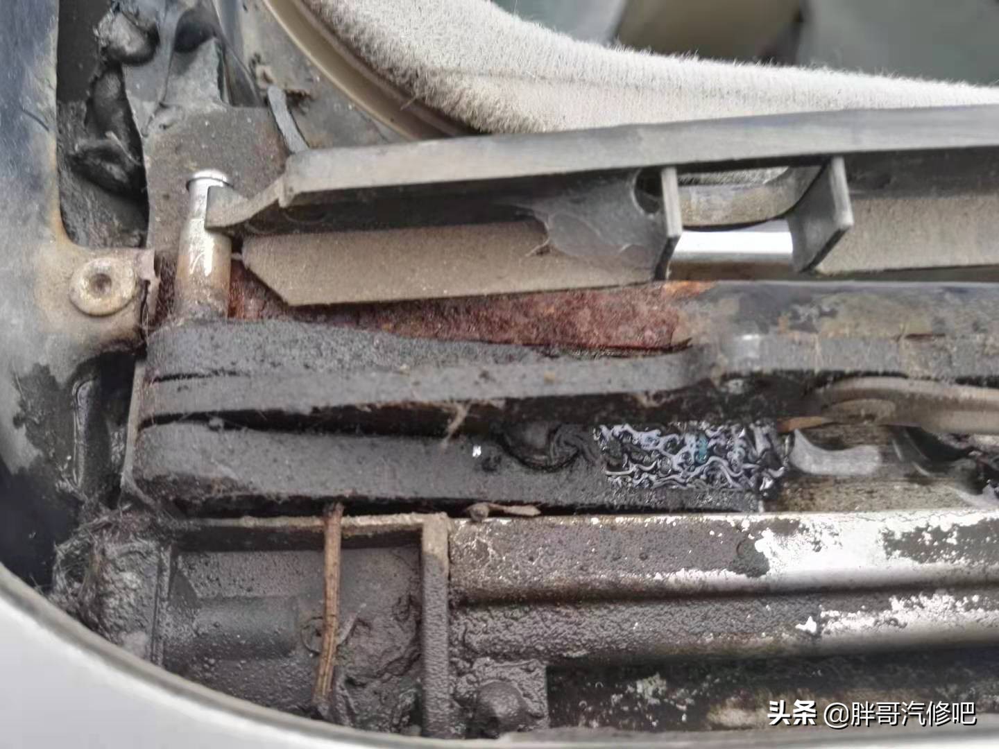 天窗清洗漏水,天窗漏水去4s算是保养还是维修