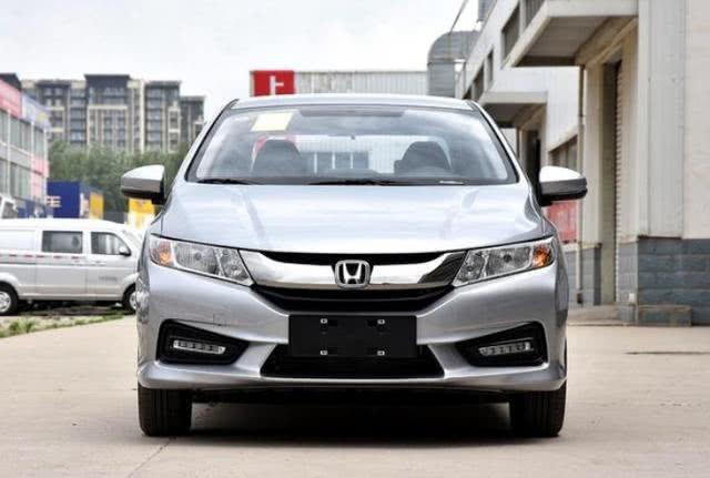 最新款广汽本田锋范测评,家用代步轿车本田锋范值得购买吗