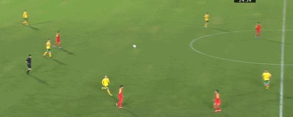 国足过人动作,国足足球过人操作集锦