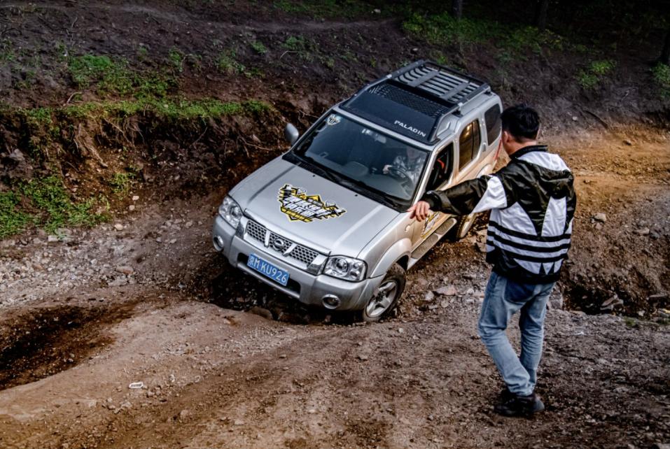 牧马人2.0t和普拉多4.0哪个好,普拉多与牧马人