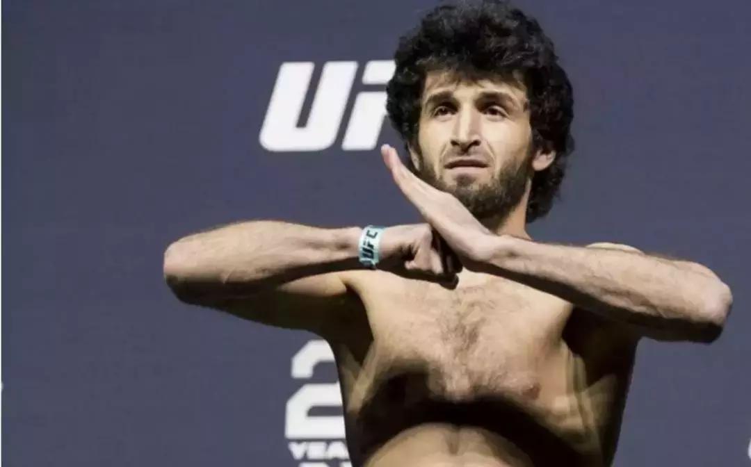 武术中抱拳礼有什么讲究,散打抱拳礼教学