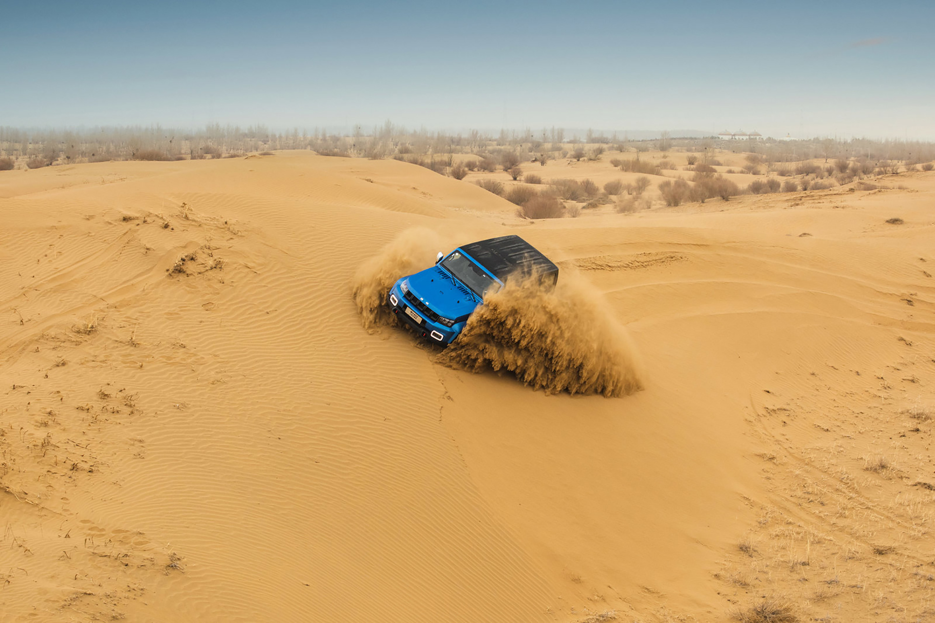 北汽bj40和坦克300牧马人怎么选,新款北汽bj40和坦克300空间对比