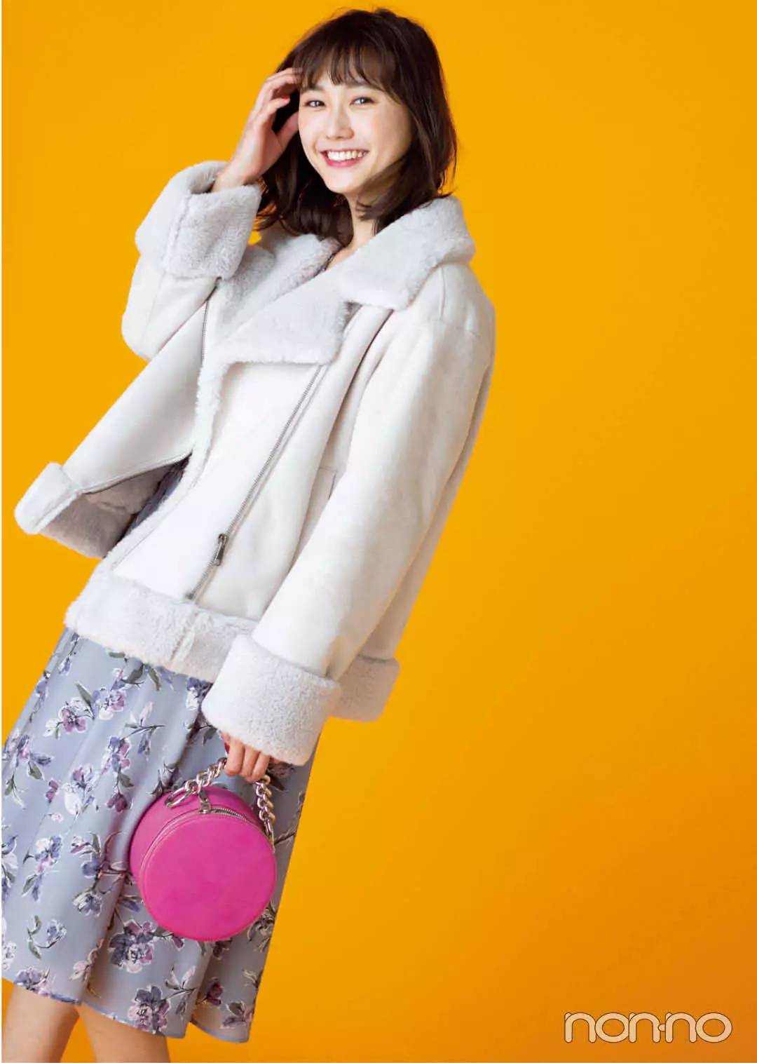 gucci蓝白穿搭 (日系穿搭gu春季服饰购物分享)