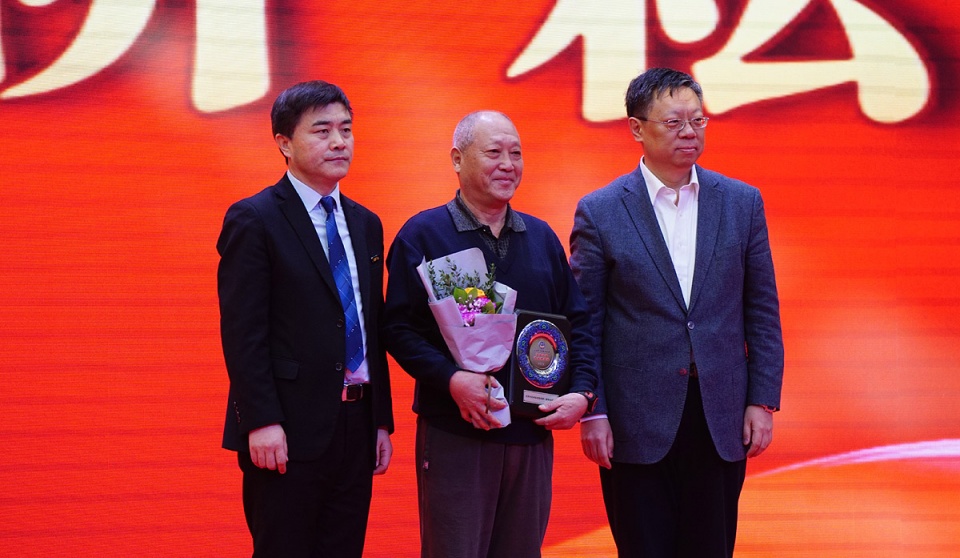 缇よ搐姣曡嚦绮捐嫳鑽熻悆,缇よ搐姣曡嚦澶у挅浜戦泦