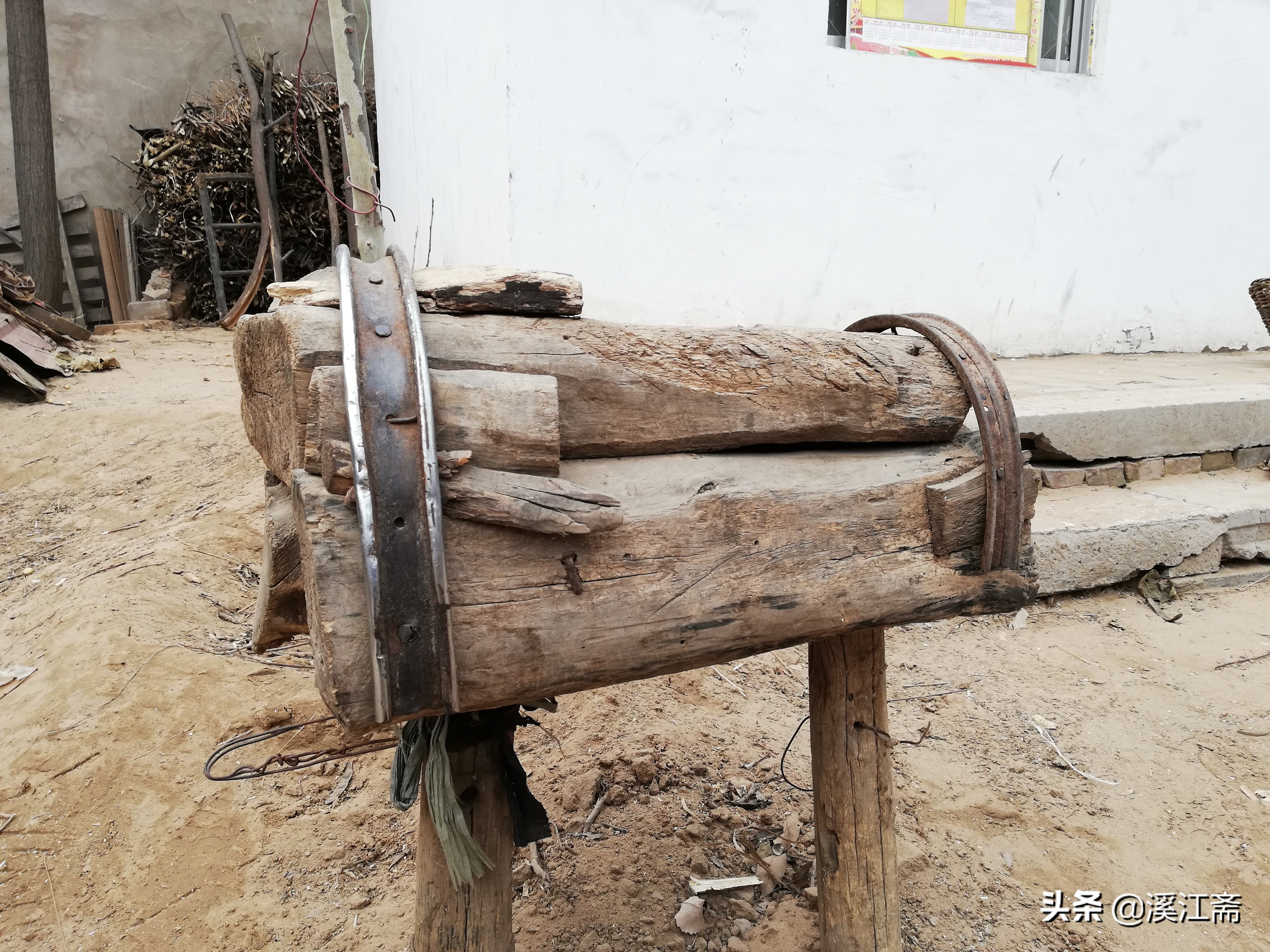 扶贫队员帮贫困户卖农产品,帮贫困户卖农产品发朋友圈