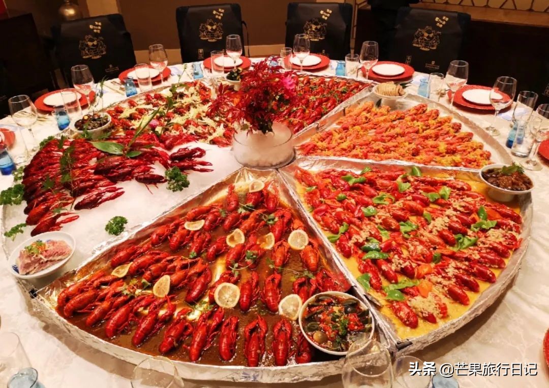 扬州不愧为世界美食之都，吃了一圈让人眼界大开，很多菜都没见过