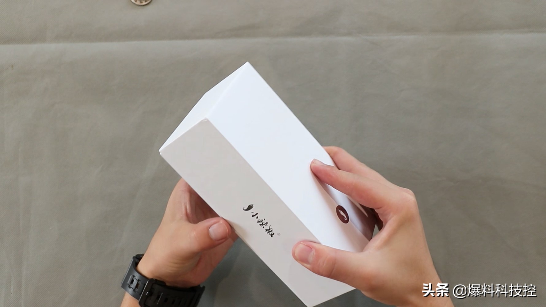 小辣椒红辣椒7x尊享版手机开箱,红辣椒7x开箱测评