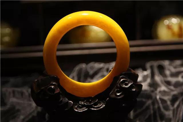 琥珀的形成过程简单介绍,原来琥珀是这么来的