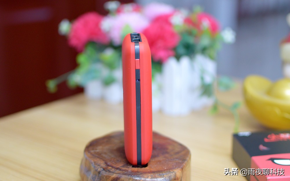 双输出、性能澎湃、魔力十足:爱国者小魔兽MS100移动电源