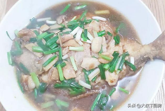 大叔家的早春美味:红烧鲳鱼,香气扑鼻,鱼肉香嫩,家人爱吃!